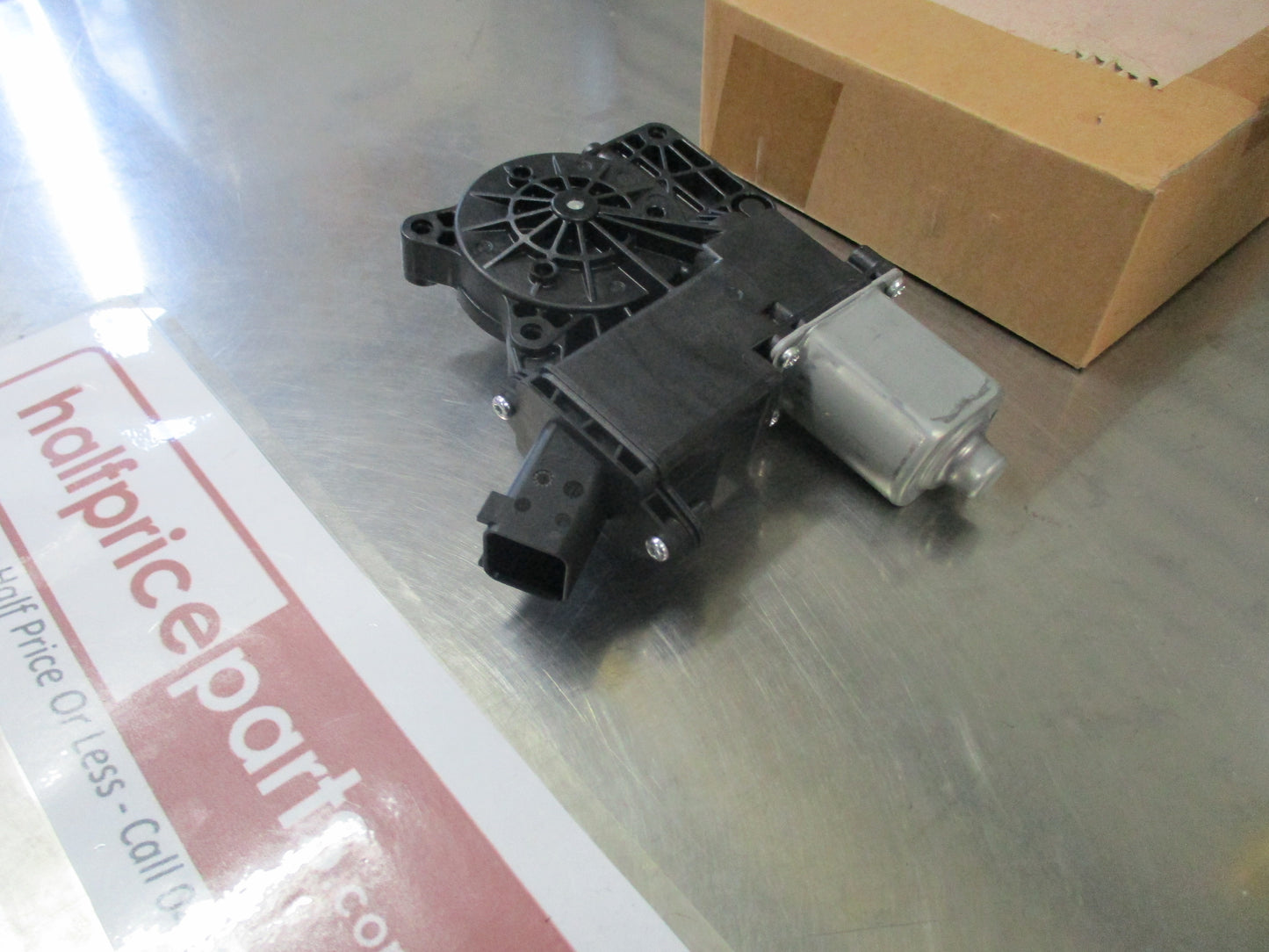 Holden Trax Genuine Front Right Power Window Motor New Part
