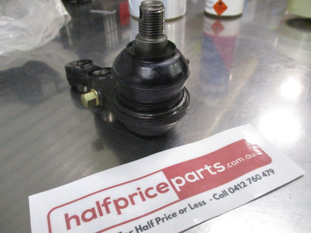 Mitsubishi Pajero/Pajero Sport Genuine Lower Front Ball Joint New Part