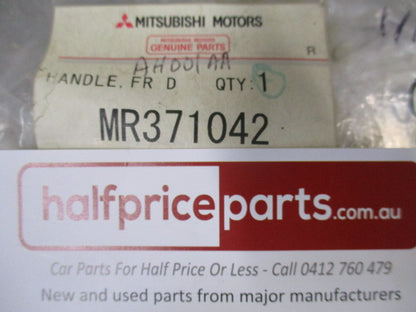 Mitsubishi Pajero Sport Genuine Outer Front Right Hand Door Chrome Handle New Part