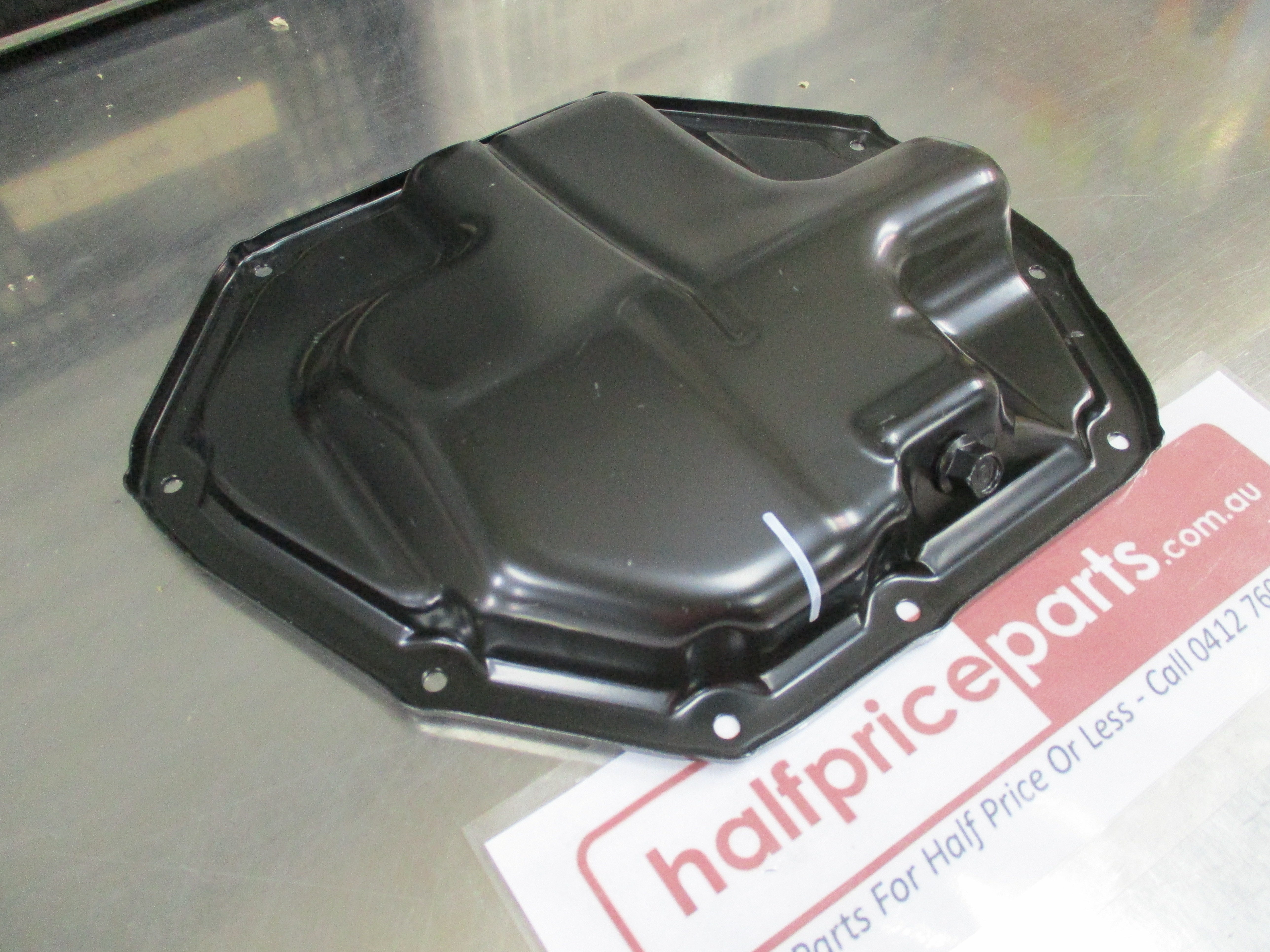 Nissan Genuine Partsオイルタンク Nissan X-Trail Genuine Engine Oil Pan Assembly New Part – Half