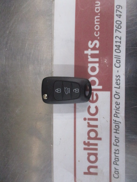 Kia Sorento Genuine 3 Button Transmitter Remote Flip/Keyless Entry Key New Part