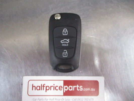 Kia Cerato Genuine 3 Button Transmitter Remote Flip Keyless Entry New Part