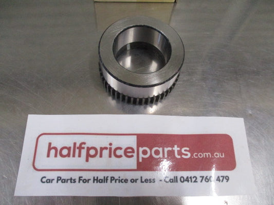 Mitsubishi Pajero Sport/Delica Genuine Rear Axle Bearing Retainer New Part