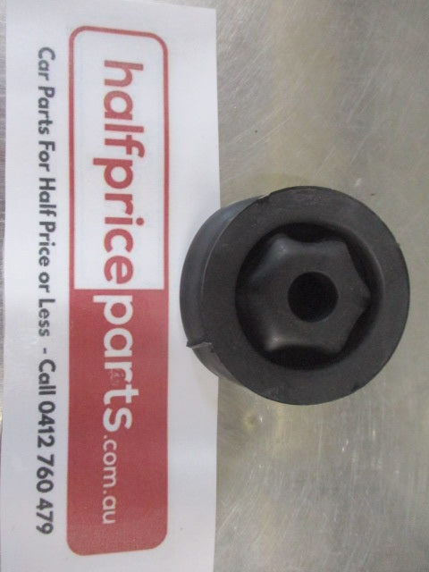Mitsubishi Triton/Pajero Genuine Manual Gearshift Lever Cover New Part