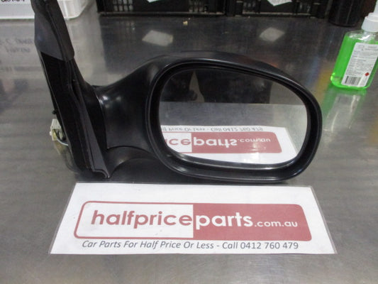 Kia Carnival GQ Genuine Right Hand (Drivers) Outer Mirror Assembly New Part.