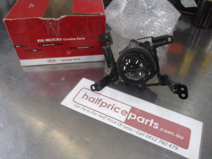 Kia Carnival Genuine Left Hand Front Fog Light Assembly New Part