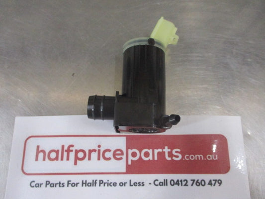 Mitsubishi Triton Genuine Windscreen Washer Motor New Part