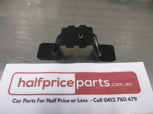 Mitsubishi Lancer Genuine Left Hand Upper Front Guard Mounting Bracket New Part