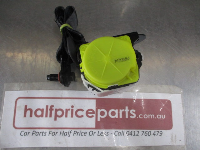 Kia Sorento Genuine Second Row Middle Seat Belt Assembly New Part