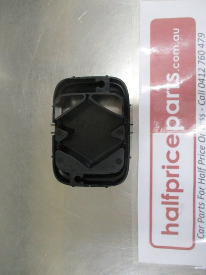 Suzuki Jimny Genuine Front Centre Grille Emblem/Badge Garnish New Part