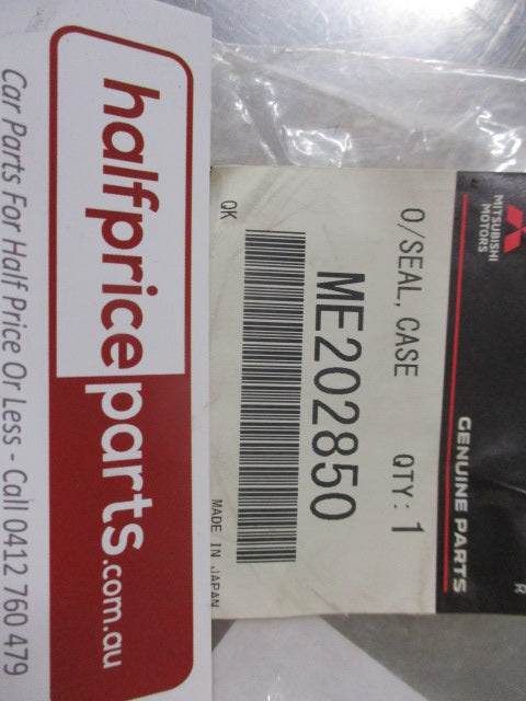 Mitsubishi Pajero Genuine Timing Gear Case Oil Seal New Part