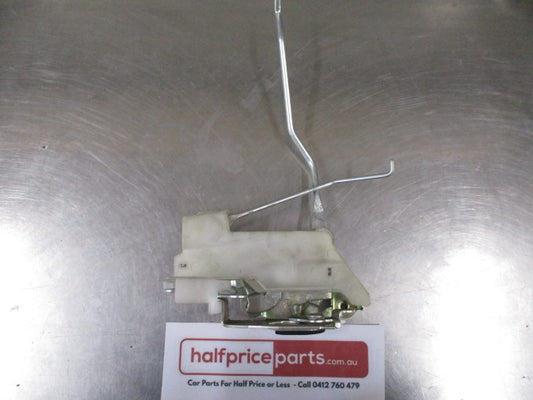 Mitsubishi Triton Genuine Right Hand Front Door Latch New Part