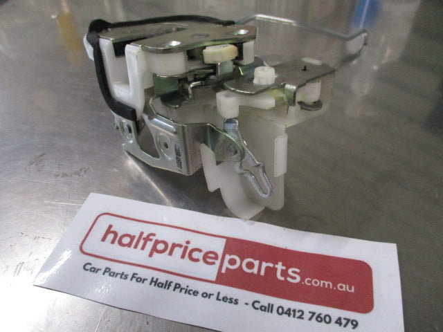 Mitsubishi Triton Genuine Right Hand Front Door Latch New Part