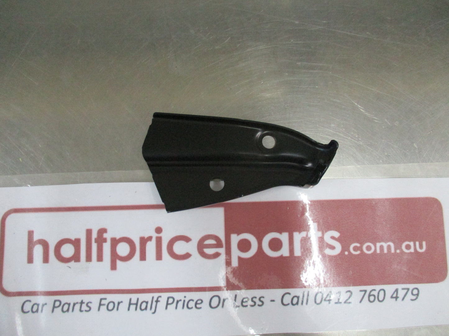 Suzuki Swift Genuine Right hand Lower Front Guard Bracket New Part