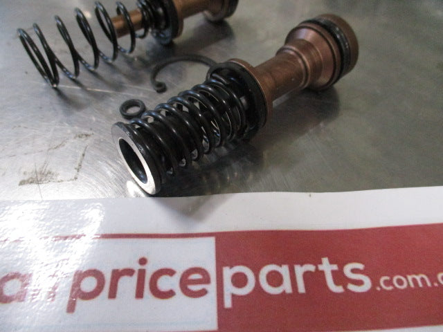 Mitsubishi Nimbus/Eclipse/Galant/Mirage/Sigma/Triton/Pajero Genuine Brake Master Cylinder Repair Kit New Part