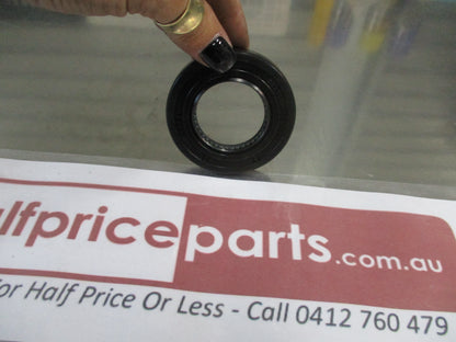 Suzuki Kizashi/SX4 Genuine Left Hand Rear Transfer Case Output Shaft Seal New Part