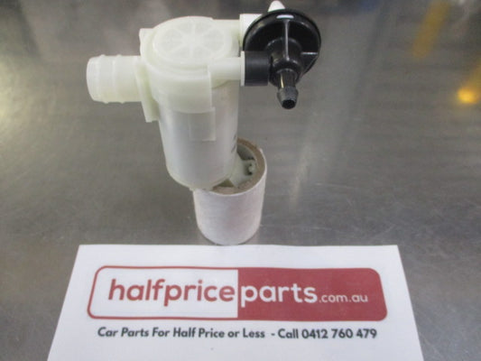 Honda CR-V Genuine Front Windscreen Washer Pump New Part
