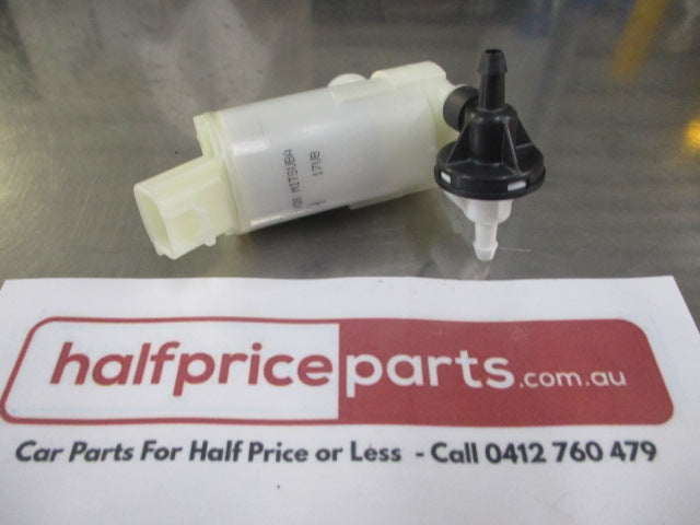 Honda CR-V Genuine Front Windscreen Washer Pump New Part
