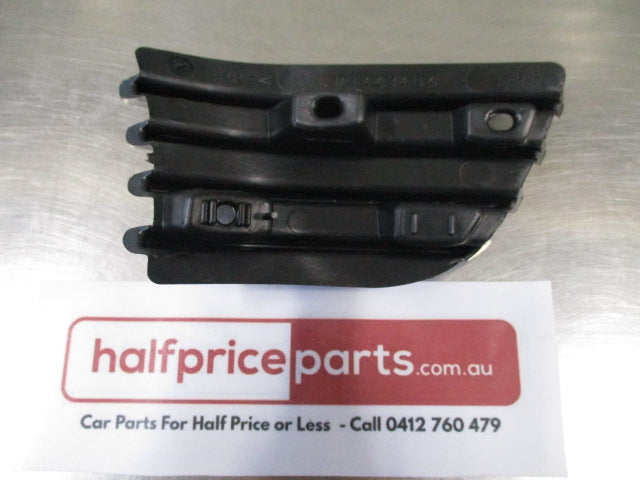 Mitsubishi Magna Genuine Right Hand Front Bumper Corner Grille Insert New Part