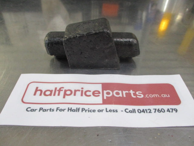 Kia Stinger Genuine Front Left Hand Bumper Bar Filler New Part