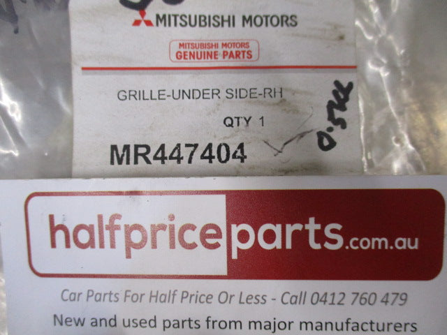 Mitsubishi Magna Genuine Right Hand Front Bumper Corner Grille Insert New Part