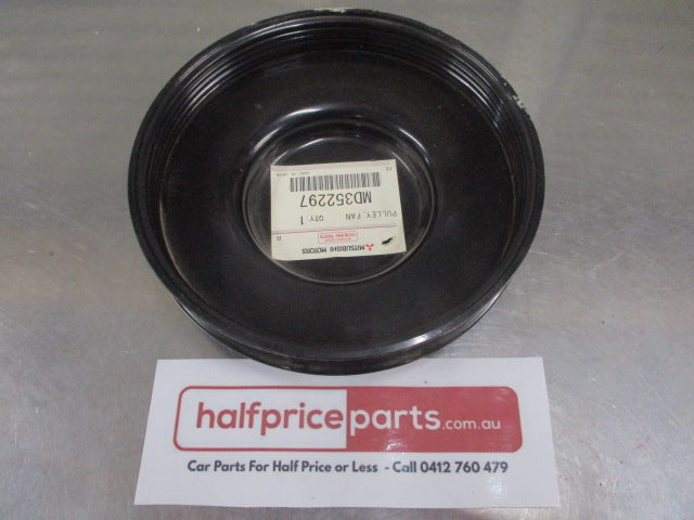 Mitsubishi Pajero Genuine Pully Cooling Fan New Part