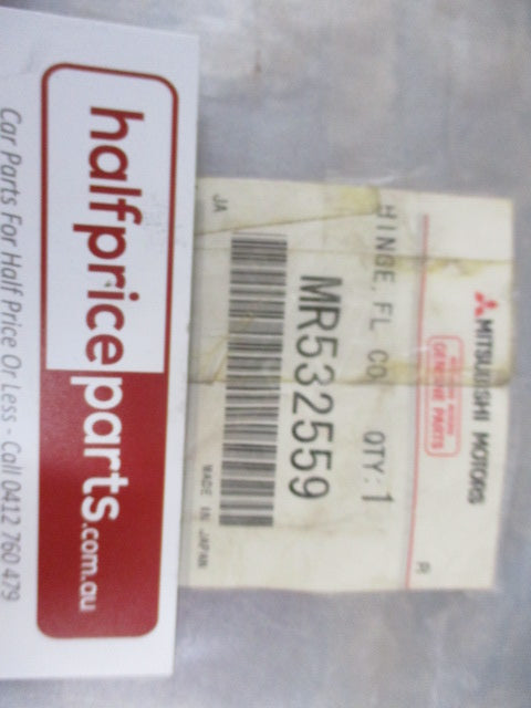 Mitsubishi Pajero Genuine Centre Console Hinge Assembly New Part