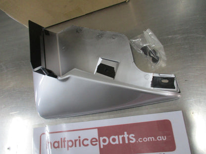 Nissan Elgrand E50 Genuine Front Right Hand Mudguard Painted New Part