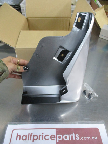 Nissan Elgrand E50 Genuine Front Right Hand Mudguard Painted New Part