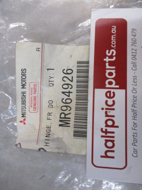 Mitsubishi Pajero V98W Genuine Left Hand Front Lower Door Hinge New Part