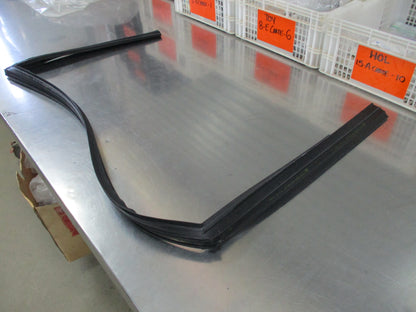 Holden Caprice WN Genuine Front Right Side Door Window Weatherstrip New Part