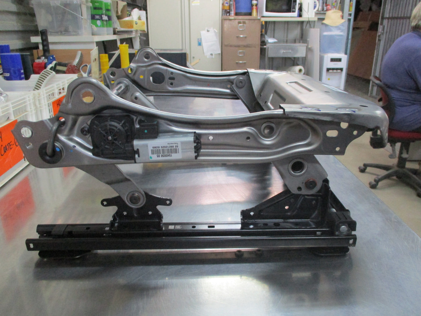 Nissan X-Trail T32 Genuine Drivers Side Seat Base Frame Assembly New Part