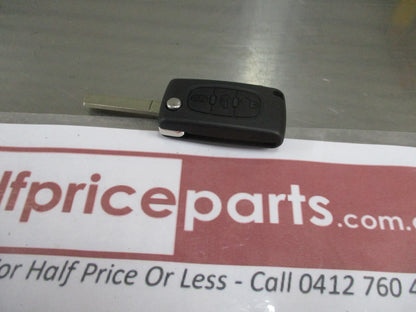 Citroen Berlingo Genuine 3 Button Flip Uncut Key New Part