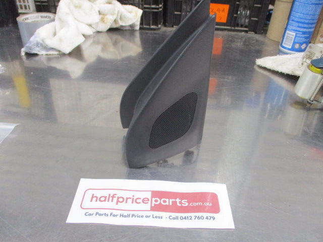 Mitsubishi Outlander Genuine Right Hand Front Door Corner Trim And Speaker New Part