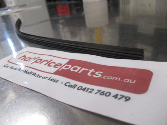 Mitsubishi Pajero/Nimbus Genuine Rear Windscreen Wiper Blade Refill New Part