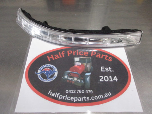 Kia Sportage Genuine Right Hand LED Mirror Indicator Lamp New Part