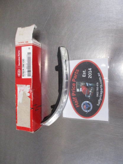 Kia Sportage Genuine Right Hand LED Mirror Indicator Lamp New Part