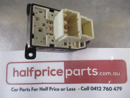 Kia Cerato Genuine Right Hand Front Mirror Control Switch (Drivers) New Part