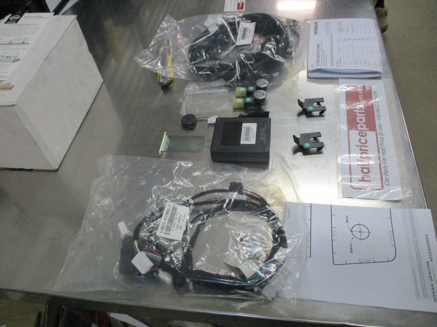 Nissan X-Trail T32 Genuine Front Corner Park Assist Kit New Part