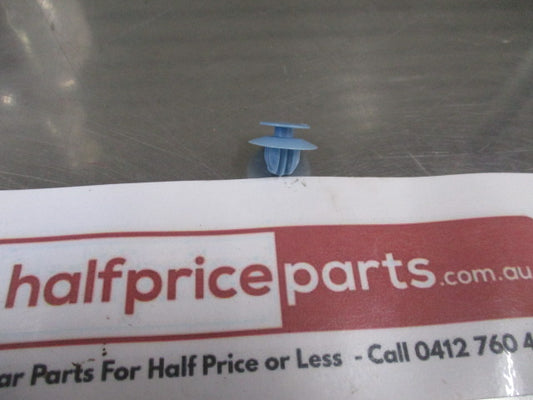 Mitsubishi Mirage Genuine Rocker Moulding Clip New Part
