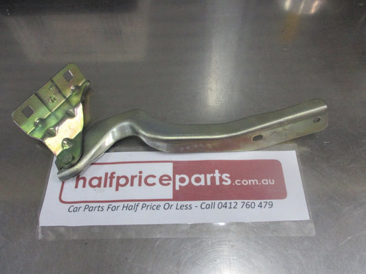 Nissan Qashqai J10 Genuine Left Hand Bonnet Hinge New Part