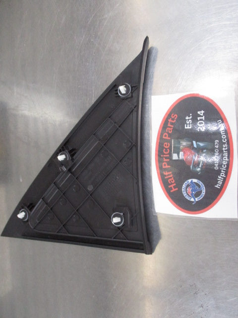 Kia Rio Genuine Left Hand Quarter Glass Garnish Trim New Part.