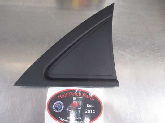 Kia Rio Genuine Right Hand Quarter Glass Garnish Trim New Part