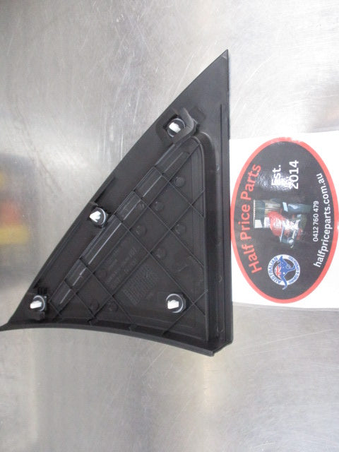 Kia Rio Genuine Right Hand Quarter Glass Garnish Trim New Part