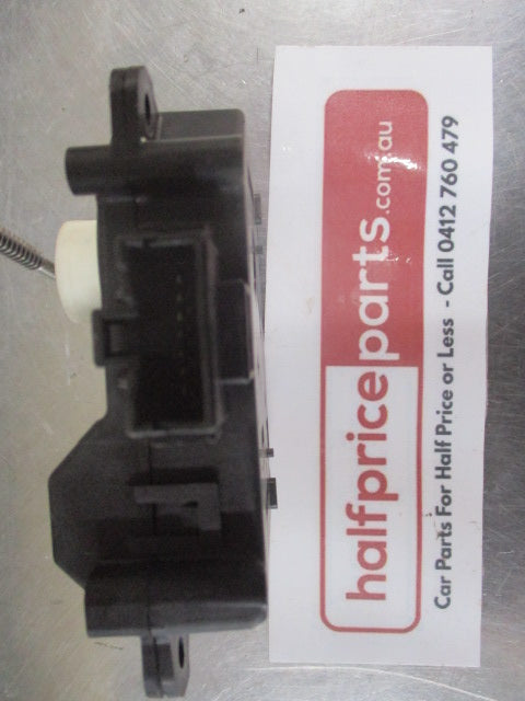Mitsubishi Pajero Genuine Rear Heater Control Motor New Part