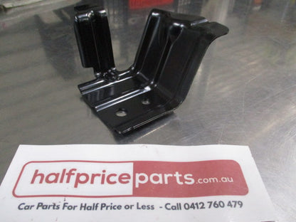 Mitsubishi Pajero Sport Genuine Right Hand Head Light Support Bracket New Part