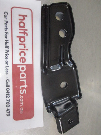 Mitsubishi Lancer Genuine Left Hand Front Guard Bracket (Passenger) New Part