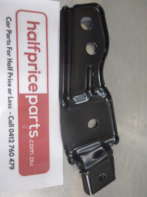 Mitsubishi Lancer Genuine Left Hand Front Guard Bracket (Passenger) New Part