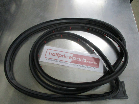 Holden Trax Genuine Lefthand Front Door Weatherstrip New Part