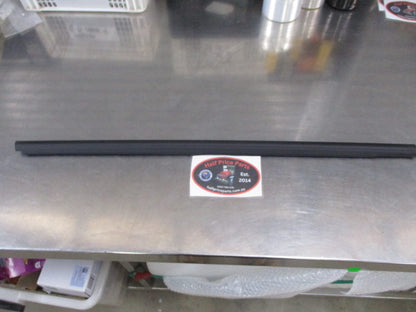 Kia Soul Genuine Right Front Door Weather Strip New Part